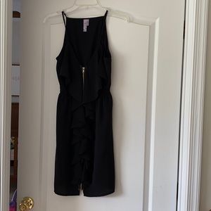 Cute little black dress!!